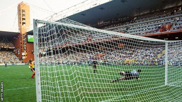 Bonner's penalty save from Romania's Daniel Timofte sent the Republic of Ireland into the quarter-finals at Italia 90