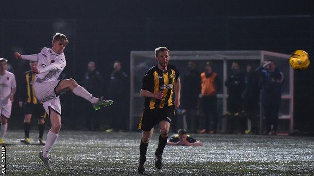 Jack Smith smacks home a volley for East Kilbride on 40 minutes