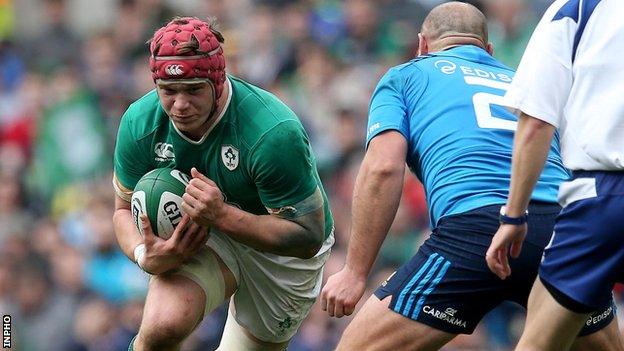 Josh van der Flier faces Italy in the Six Nations