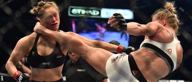 Holly Holm knocks out Ronda Rousey