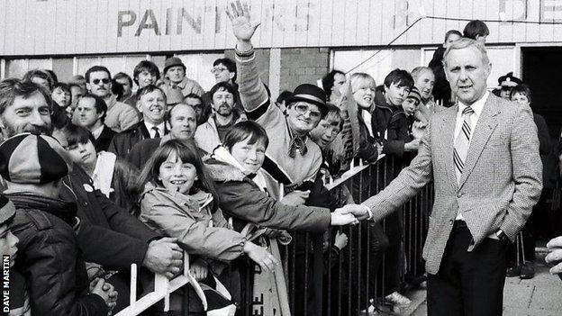 Dundee United win league at Dens