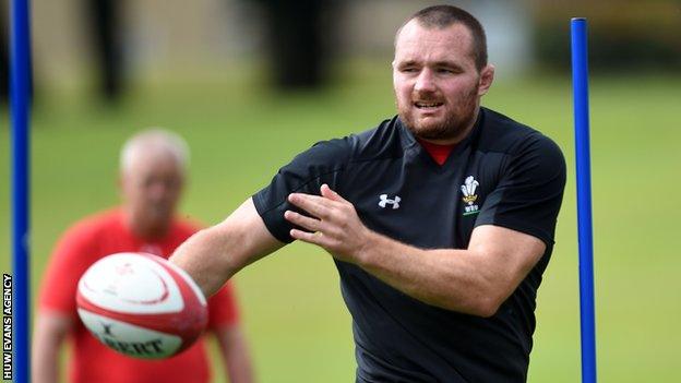 Ken Owens in training with Wales