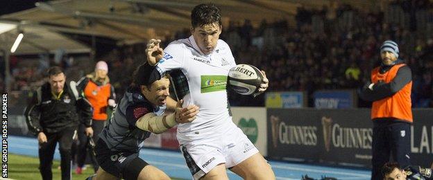 Sam Johnson scores for Glasgow Warriors