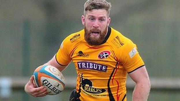 Nicola De Battista playing for Cornish Pirates