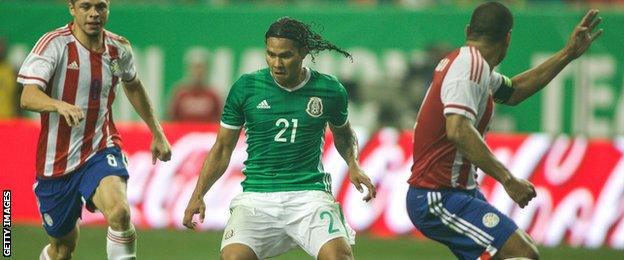 Carlos Pena (centre) has been linked with Rangers