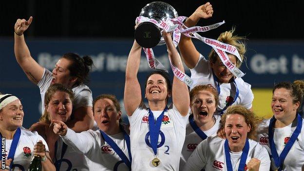 England women's rugby squad celebrate