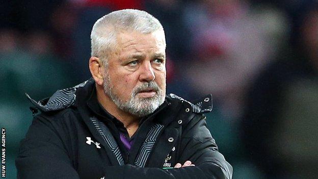 Warren Gatland looks concerned