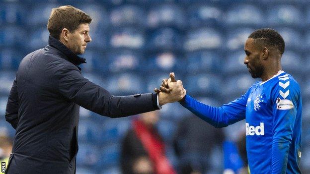 Rangers manager Steven Gerrard congratulates Jermain Defoe