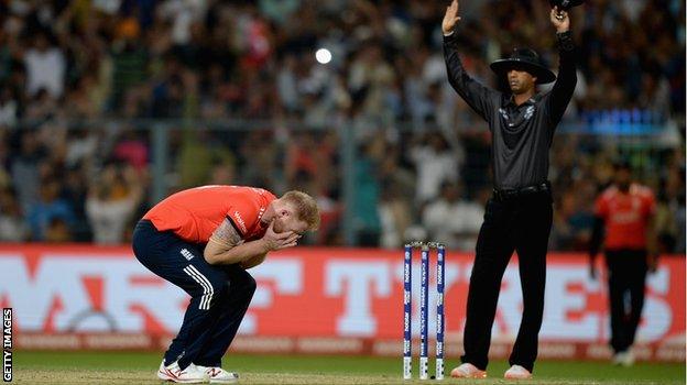 Stokes cannot believe it as Brathwaite hits another six