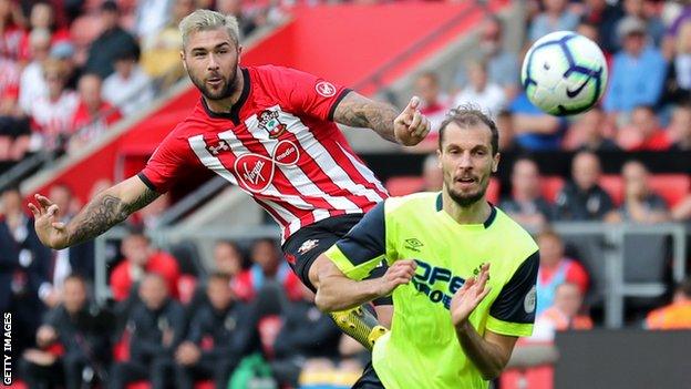 Charlie Austin in action for Southampton