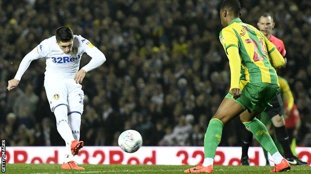 Pablo Hernandez scores for Leeds