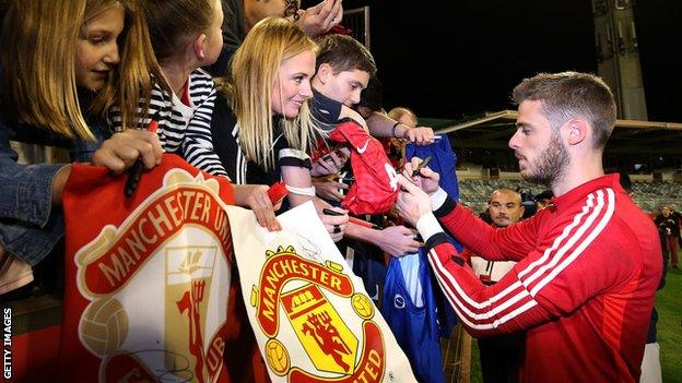 David de Gea with Manchester United fans