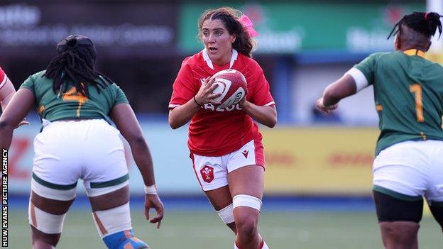 Georgia Evans in action for Wales against Ireland