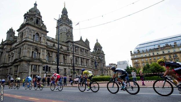 Both routes include concluding city centre loops in Glasgow