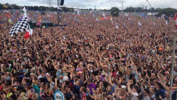 Glastonbury crowd