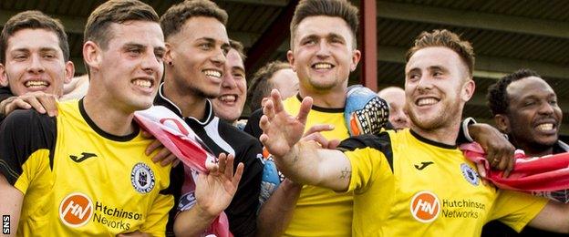 Edinburgh City players celebrating