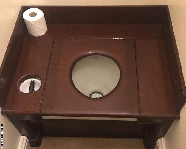 A toilet at Buckingham Palace