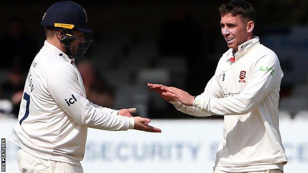 Dan Lawrence celebrates the wicket of Kent's Jordan Cox