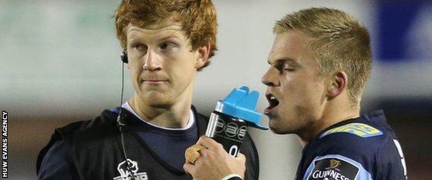 Rhys Patchell and Gareth Anscombe