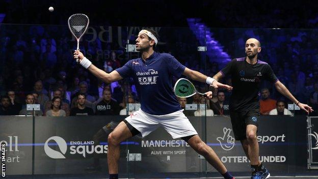 Mohamed ElShorbagy plays his brother Marwen in the final of the 2017 World Championships