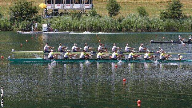 Great Britain (far side) narrowly beat Germany in the men's eight