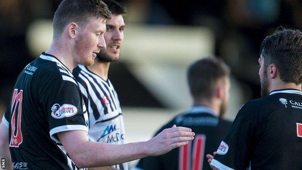 Elgin's Shane Sutherland (left) celebrates