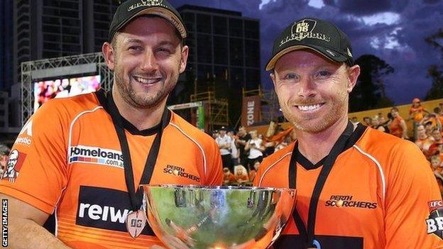 Ian Bell (right) helped Perth to Big Bash glory in 2017 alongside former England team-mate Tim Bresnan