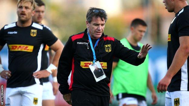 Mike Ford coaching the Germany national team