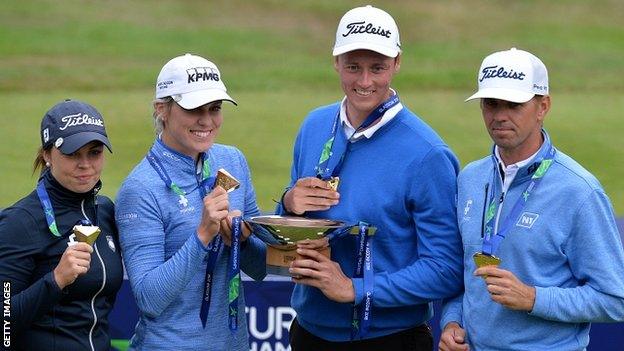 Valdis Thora Jonsdottir, Birgir Hafthorsson, Olafia Kristinsdottir and Axel Boasson of Iceland