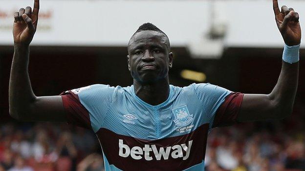 Kouyate celebrates his goal