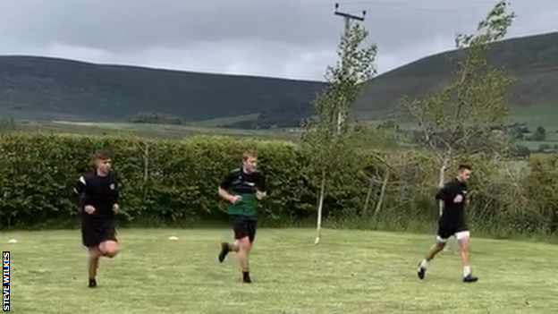 Players from Northwich Victoria, who play in the ninth tier, have been preparing for the FA Cup extra preliminary round by training in their manager's garden