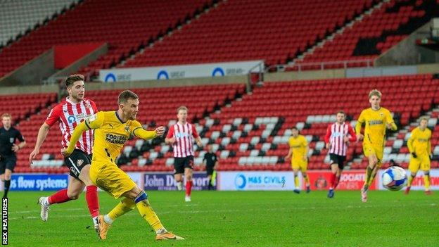 Sunderland's weakened side could only draw 1-1 at home to Wimbledon on Tuesday