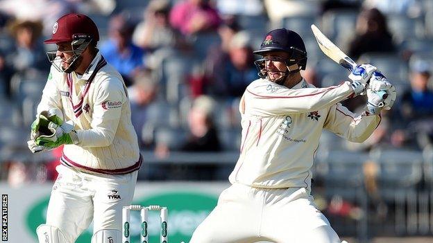 Somerset wicketkeeper Steven Davies witnesses a second half-century of the match for Lancashire's stand-in skipper Liam Livingstone