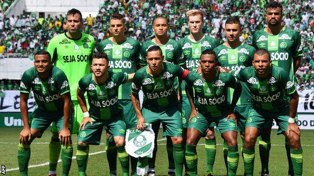 The new players of Chapecoense pose