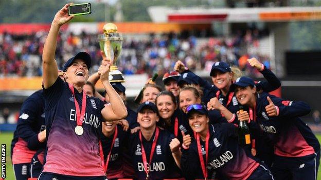 England women celebrate winning the World Cup in 2017