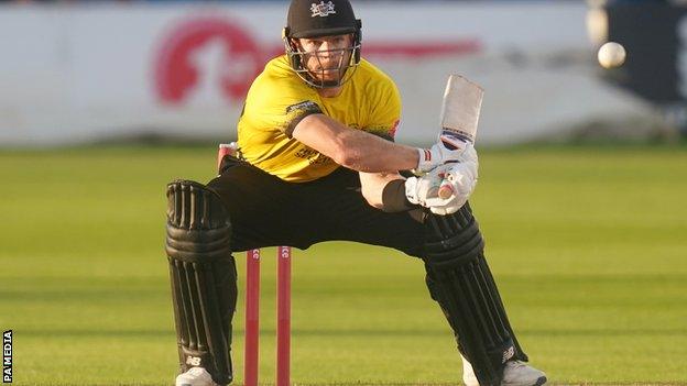 Glenn Phillips in action for Gloucestershire