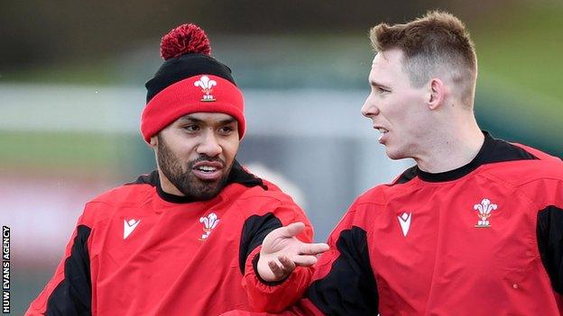 Willis Halaholo and Liam Williams