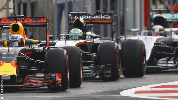 F1 teams in the pits