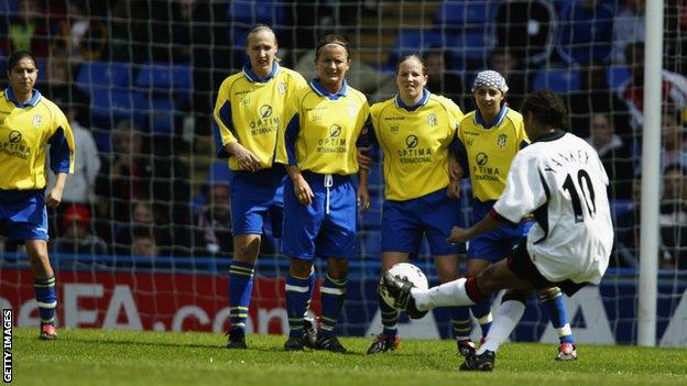Doncaster Rovers Belles in action in the 2002 Women's FA Cup final