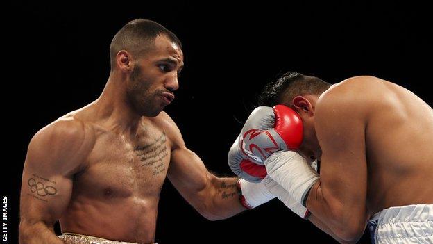 Khalid Yafai (left)