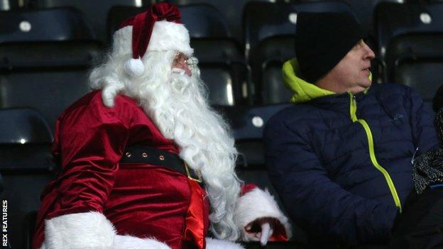 Notts County Santa fan