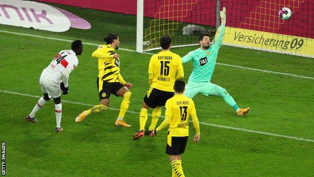 Silas Katompa Mvumpa scores against Borussia Dortmund