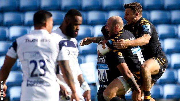 Wasps celebrate beating Bristol