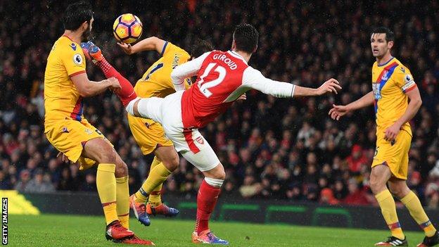 Olivier Giroud scores for Arsenal