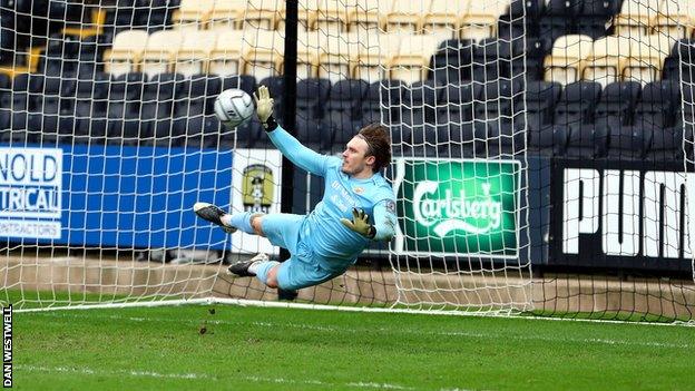 Hornchurch keeper Joe Wright saved Jake Reeves' penalty to set up the thrilling win