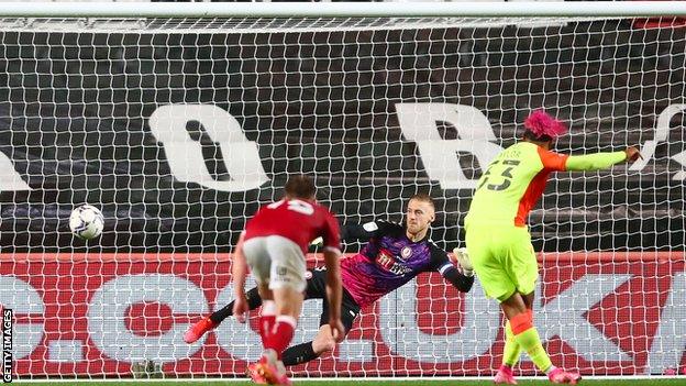 Lyle Taylor scores for Nottingham Forest