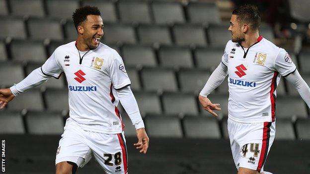 Nicky Maynard (left)