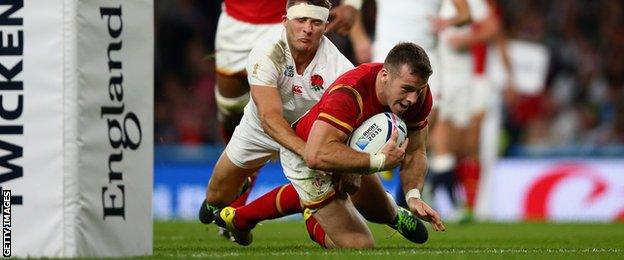 Gareth Davies scores for Wales at the Rugby World Cup