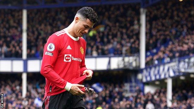 Manchester United's Cristiano Ronaldo leaves the Goodison Park pitch following his side's Premier League loss to Everton