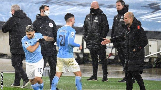 Sergio Aguero comes on for Ferran Torres